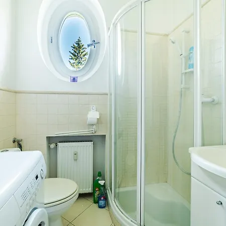 Everysky - Konstytucji 3 Go Maja 66-2 Apartman *